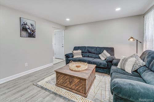 2148 Champagne Dr, Ann Arbor, MI, 48108-2563 | Card Image