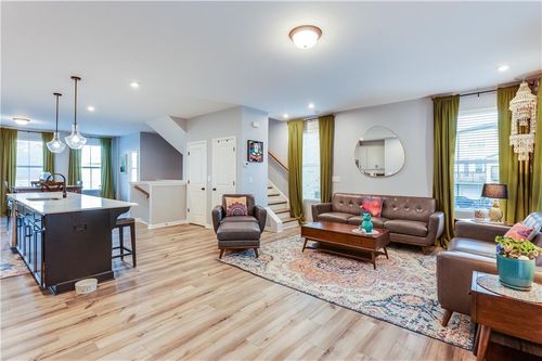 399 Skylar Way Se, Atlanta, GA, 30315-1986 | Card Image