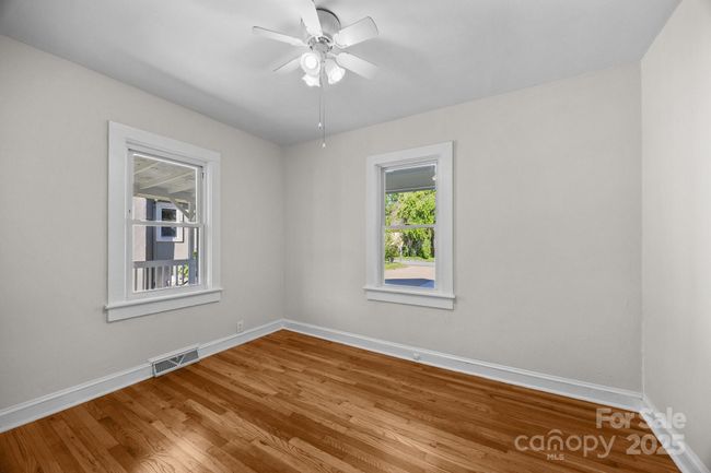109 Short St, Home with 3 bedrooms, 2 bathrooms and null parking in Waynesville NC | Image 13