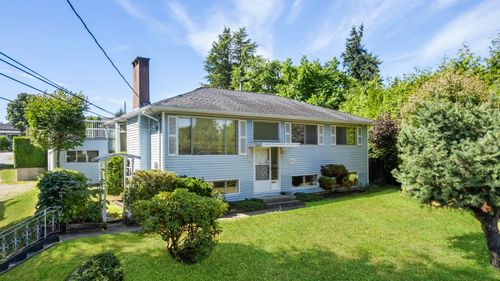 12522 Grove Crescent, Surrey, BC, V3V2L7 | Card Image