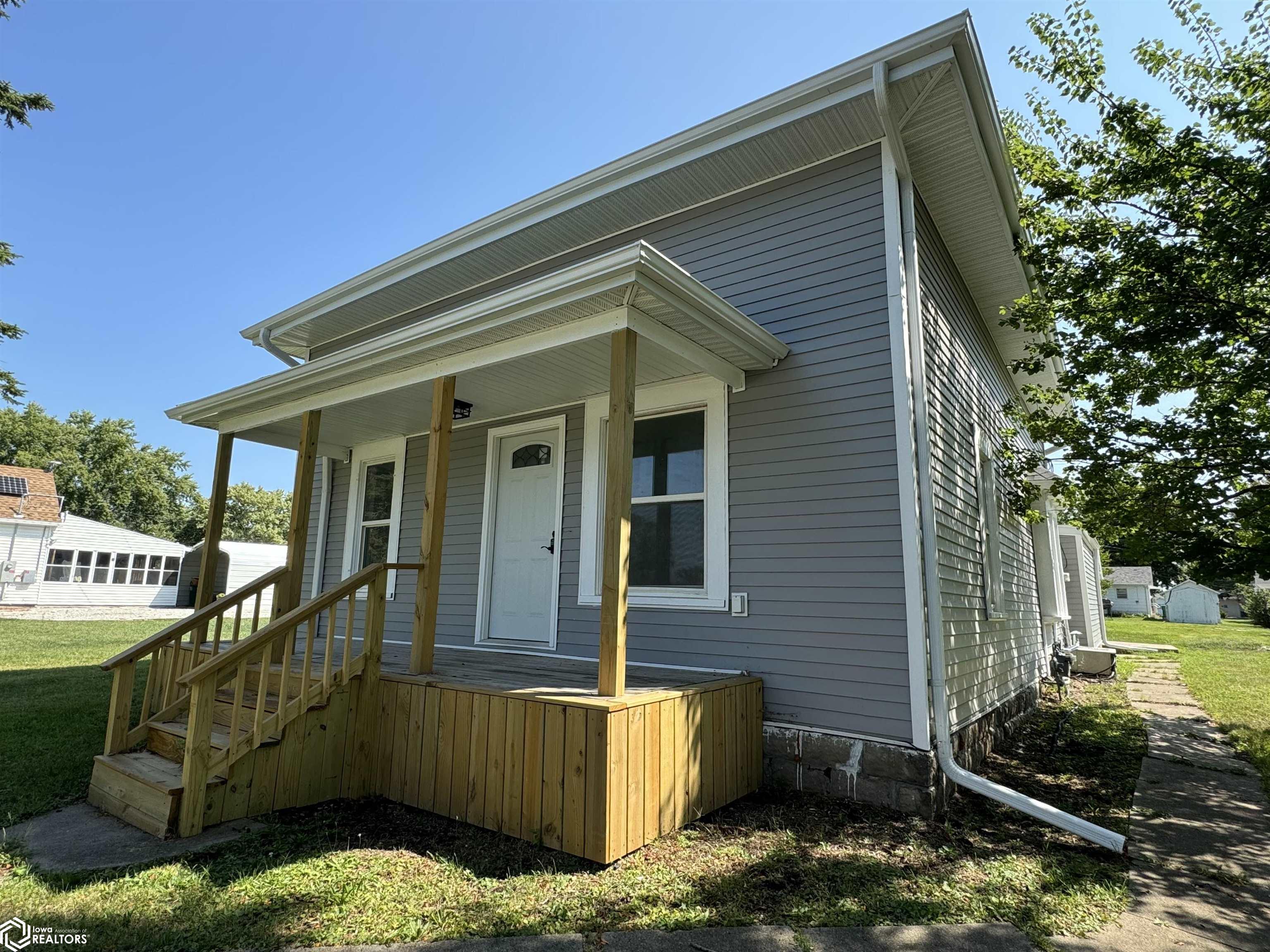 Mulberry St, Creston, IA 50801