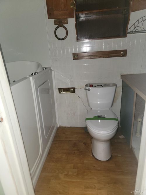 335 N Clinton St, Saint Louis, MI, 48880-1802 | Card Image