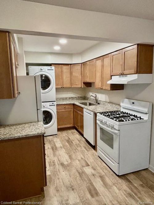 41203 S Woodbury Green Dr, Van Buren Township, MI, 48111-3029 | Card Image