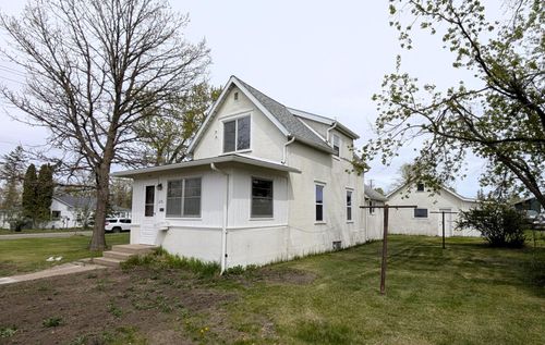 619 14th St Nw, Bemidji, MN, 56601-2745 | Card Image