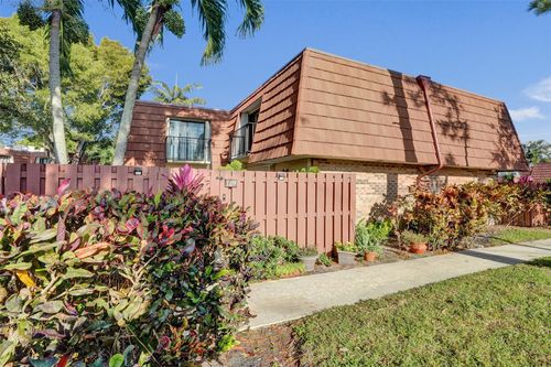 109-1525 Augusta Cir, Delray Beach, FL, 33445-5772 | Card Image