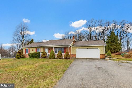 5787 Lincoln Hwy, GAP, PA, 17527-9534 | Card Image