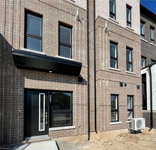 257 Burke St, Hamilton, ON, L8B0M1 | Card Image