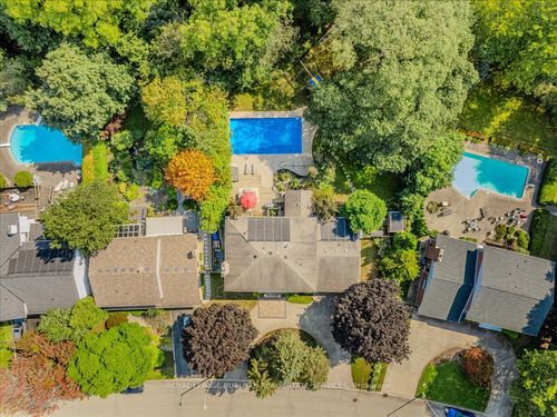 11 Robinhood Dr, Dundas, ON, L9H4G2 | Card Image