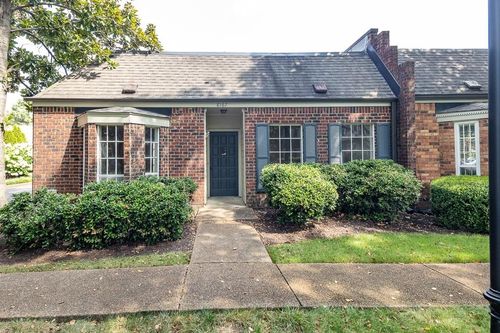8167 Hunters Grove Ln, Germantown, TN, 38138-3286 | Card Image