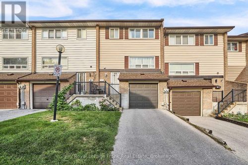 39-321 Blackthorn St, Oshawa, ON, L1K1L3 | Card Image