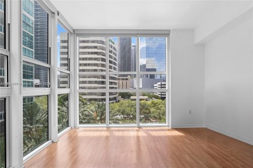 apt-501-950 Brickell Bay Dr, Miami, FL, 33131-3972 | Card Image