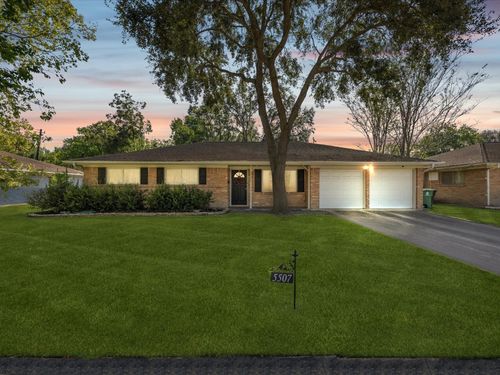 5507 Effingham Dr, Houston, TX, 77035-4337 | Card Image