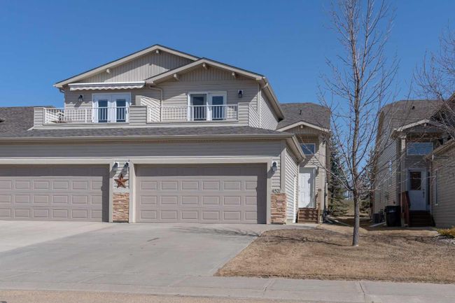 4521 69 Street, Home with 4 bedrooms, 4 bathrooms and 2 parking in Camrose AB | Image 2