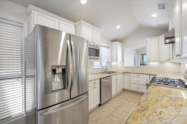 5709 Southern Cross Dr, Townhouse with 3 bedrooms, 3 bathrooms and null parking in Rockwall TX | Image 10