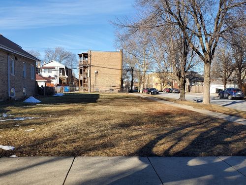 4702 W Wrightwood Ave, Chicago, IL, 60639-1847 | Card Image