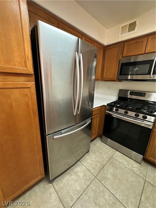 202-3125 Casey Dr, Las Vegas, NV, 89120-5109 | Card Image