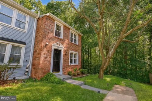 8015 Steeple Chase Ct, SPRINGFIELD, VA, 22153-3607 | Card Image