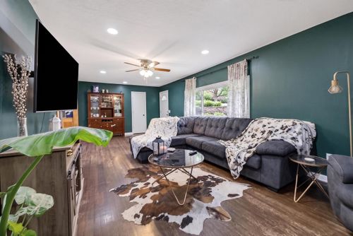 15798 Sw Prairie Creek Rd, Rose Hill, KS, 67133-8145 | Card Image