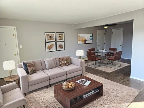 apt-2m-6914 W Crandall Ave, Worth, IL, 60482-1588 | Card Image