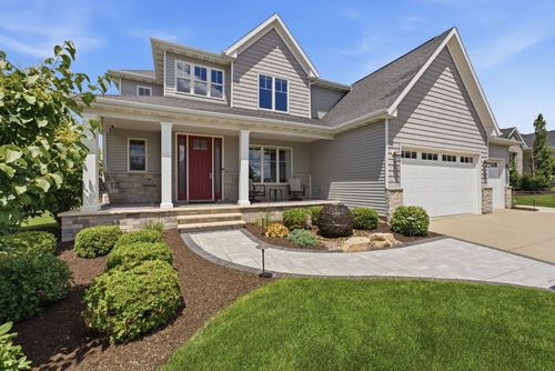 3460 Crow Lake Dr, Bettendorf, IA, 52722-6247 | Card Image