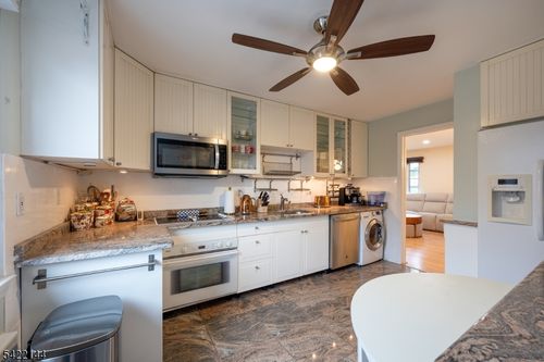 92-d-92 Troy Dr, Springfield, NJ, 07081-2046 | Card Image