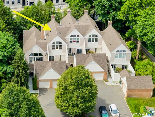 4-4 Sedgwick Village Ln, Darien, CT, 06820-4601 | Card Image