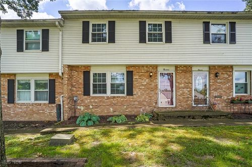 13 S River Rd, Munroe Falls, OH, 44262-1611 | Card Image