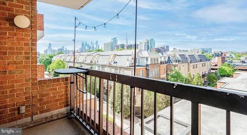 643-200 Lombard St, PHILADELPHIA, PA, 19147-1605 | Card Image