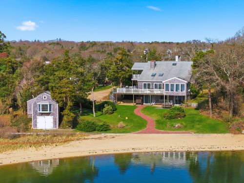 95 Hines Point Rd, Vineyard Haven, MA, 02568-5569 | Card Image