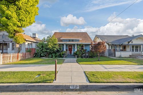 1919 Maple Ave, Bakersfield, CA, 93304-1224 | Card Image