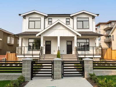 2885 E 3rd Ave, Home with 5 bedrooms, 4 bathrooms and 2 parking in Vancouver BC | Image 1