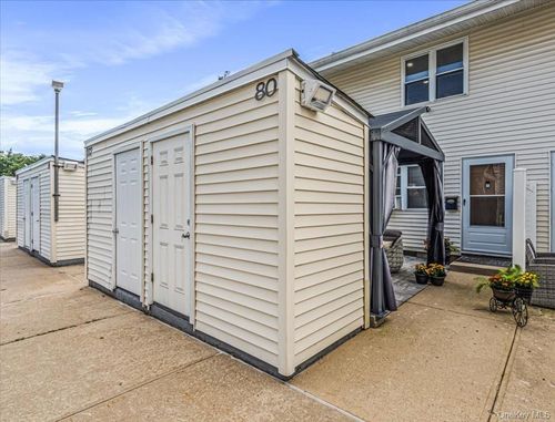 80n-80 Townhouse Rd N, Huntingtn Sta, NY, 11746-1237 | Card Image