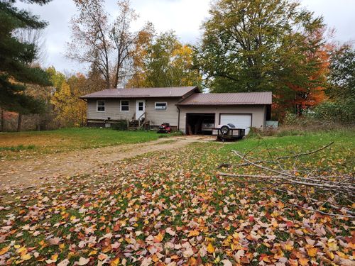 7816 W Vernon Rd, Lake, MI, 48632-9643 | Card Image