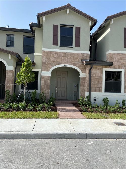 3412 W 111th Pl, Hialeah, FL, 33018-2211 | Card Image