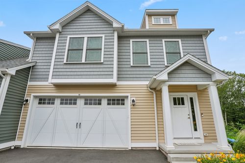 40-40 Newbury Court, North Haven, CT, 06473 | Card Image