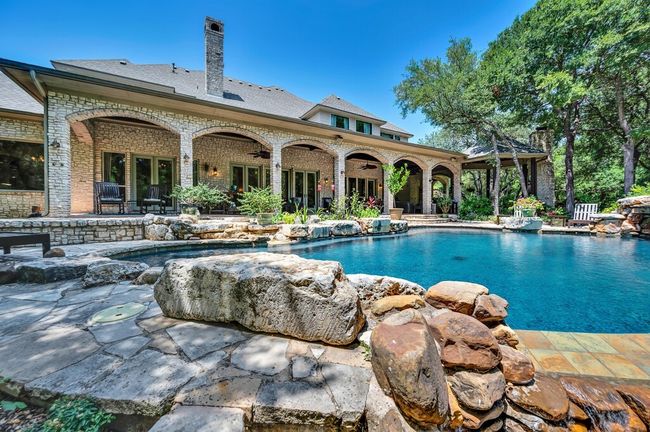 565 Lost Hunters Cyn, House other with 5 bedrooms, 5 bathrooms and 3 parking in China Spring TX | Image 60