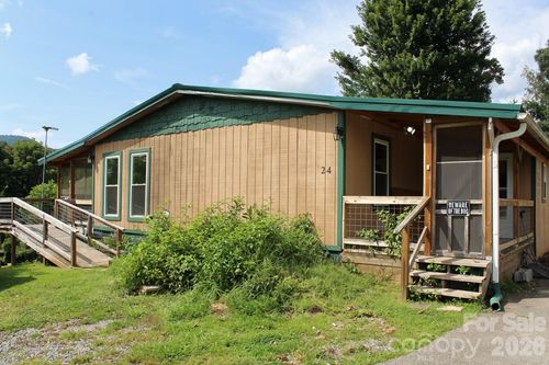 24 Karis Ln, Clyde, NC, 28721-6225 | Card Image