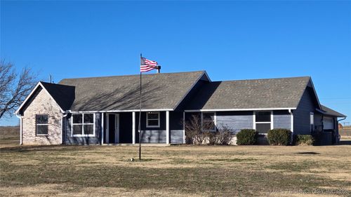 8905 E Hampton Rd, Claremore, OK, 74019-5205 | Card Image