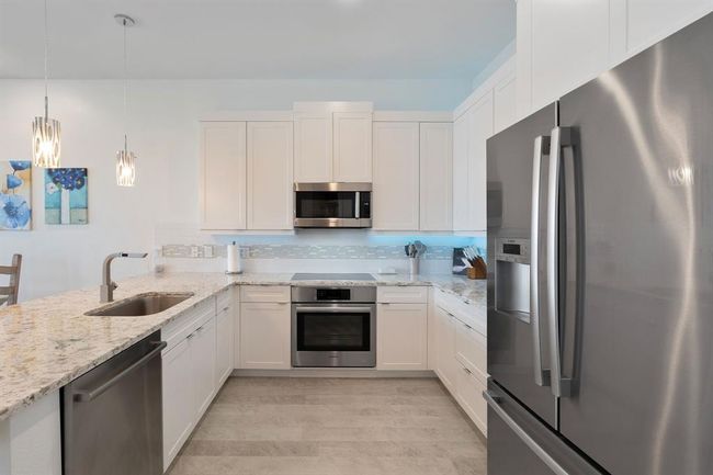 UNIT-213 - 199 Waterpoint Ct, Condo with 3 bedrooms, 3 bathrooms and 2 parking in Montgomery TX | Image 5