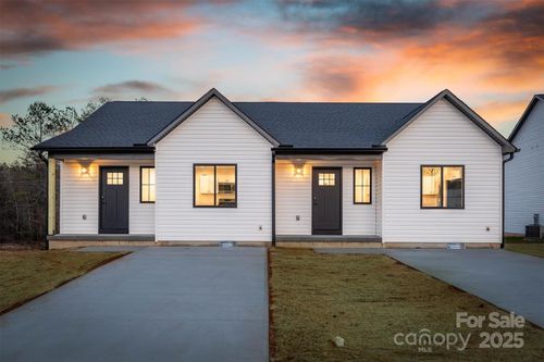 1265 Margaret St Nw, Valdese, NC, 28690-2149 | Card Image