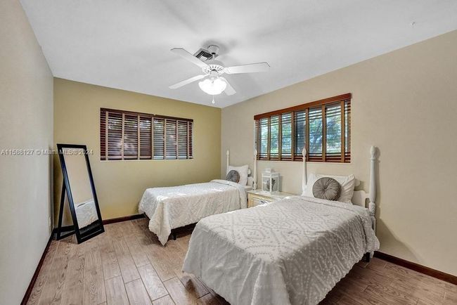 0 - 367 W Riverside Dr, House other with 3 bedrooms, 2 bathrooms and null parking in Tequesta FL | Image 5