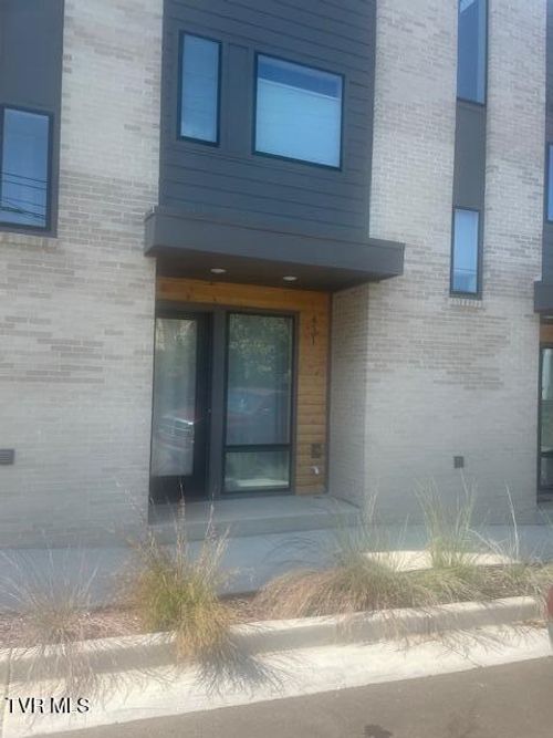 431-431 Saint Paul St, Knoxville, TN, 37920-2369 | Card Image
