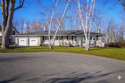 371 Maple Ave, Deseronto, ON, K0K1X0 | Card Image