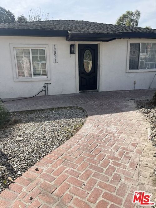 10821 Arleta Ave, Mission Hills, CA, 91345-1802 | Card Image