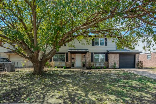 716 Rutgers Dr, Lancaster, TX, 75134-2512 | Card Image