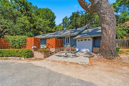 6489 Alta Gracia Dr, Tujunga, CA, 91042-3401 | Card Image