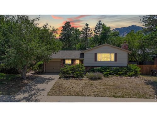 915 Yale Rd, Boulder, CO, 80305-6407 | Card Image