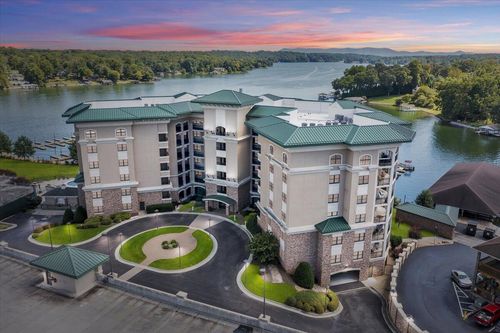 unit-601-100 Bridgewater Pointe Pl, Moneta, VA, 24121-6458 | Card Image