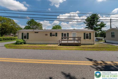 4403 Wolfs Crossing Rd, Orefield, PA, 18069-2538 | Card Image