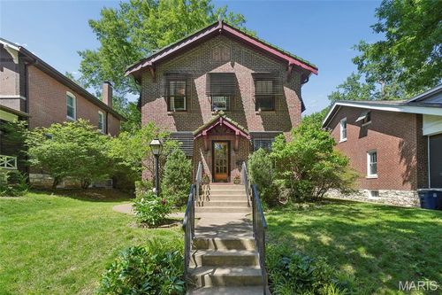 7051 Waterman Ave, Saint Louis, MO, 63130-4324 | Card Image